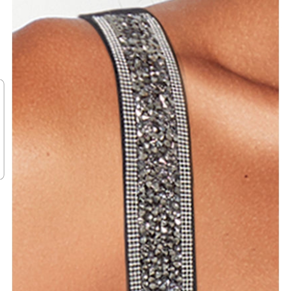 Lightly lined shine strap bra top - Picture 4 of 9